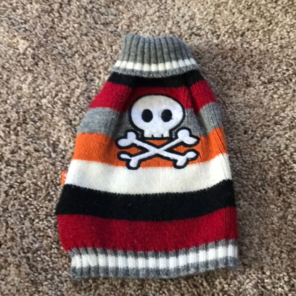 Doggie skull turtleneck xs